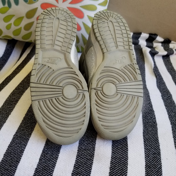Nike Glitter Dunk - Picture 3 of 3